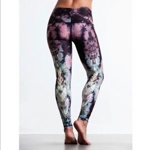 Teeki- Eagle feather hot pant